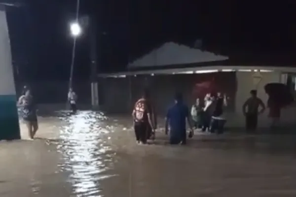 
				
					Jequiá da Praia declara situação de emergência por causa das chuvas
				
				