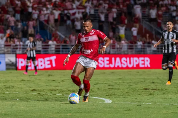 
				
					Léo Pereira prega otimismo na Copa do Brasil e projeta confronto com Ceará
				
				
