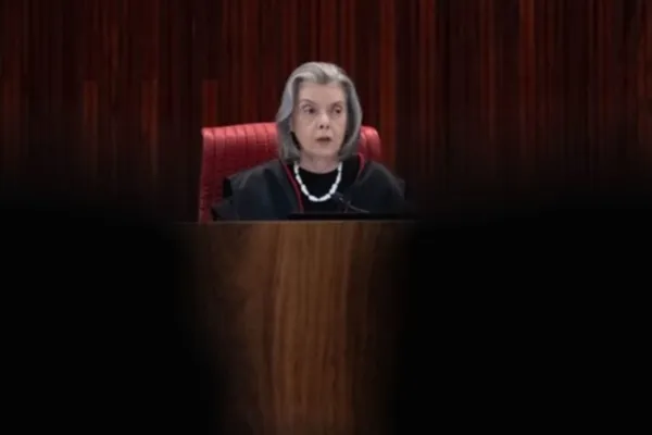 
				
					Ministra Cármen Lúcia é eleita presidente do Tribunal Superior Eleitoral
				
				