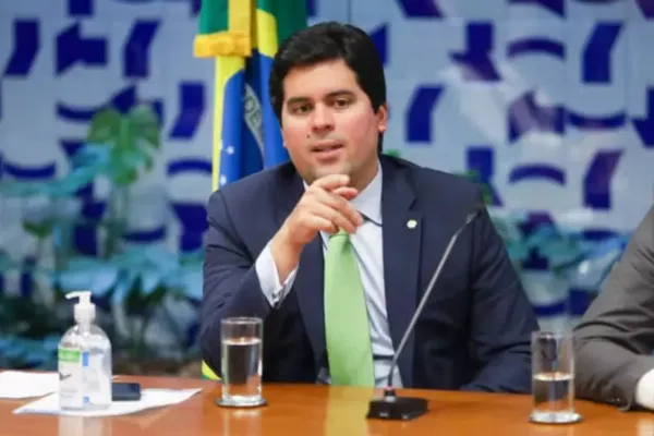 
				
					Ministro do Esporte quer paralisação temporária do futebol brasileiro
				
				