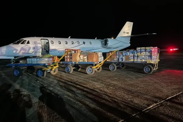 
				
					Neymar envia aeronaves com suprimentos e incentiva doações ao Rio Grande do Sul
				
				