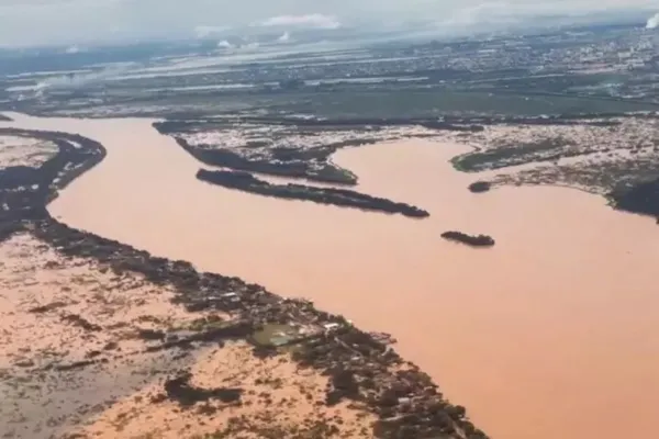 
				
					Nível do rio Guaíba baixa mais 8 cm em 24h e água para de avançar
				
				