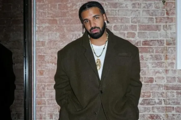 
				
					Polícia cerca mansão de Drake no Canadá após tiroteio
				
				