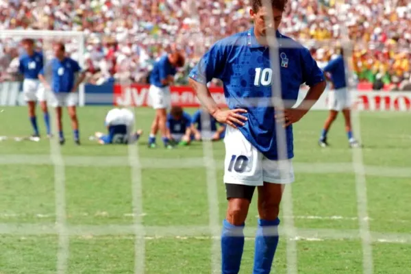 
				
					Roberto Baggio é trancado e agredido durante assalto a sua casa
				
				