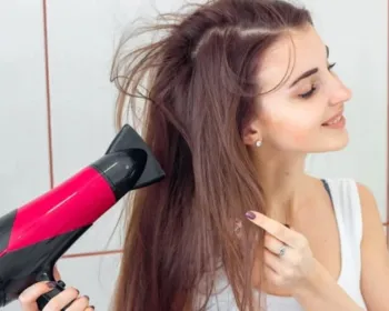 O que acontece com o cabelo quando se usa secador e chapinha todo dia