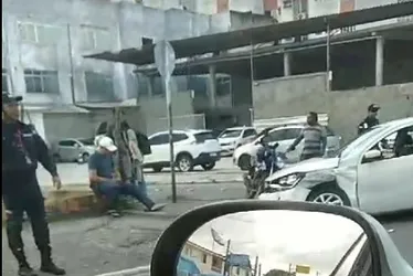 
			
				Acidente com três veículos deixa dois feridos no Pinheiro
			
			