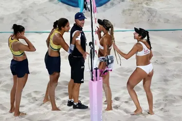 
			
				Ana Patrícia explica treta com canadense na final do vôlei de praia
			
			