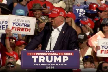 
			
				Após ataque, apoiadores de Trump ainda se opõem às reformas de armas
			
			