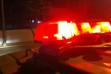 
			
				Após registrar BO, mulher apanha de ex em frente a delegacia
			
			