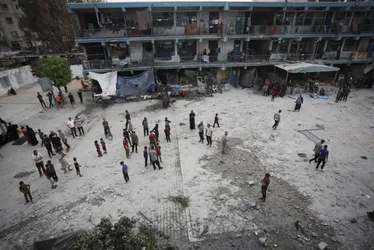 
			
				Ataque de Israel atinge escolas na Faixa de Gaza e deixa 30 feridos
			
			