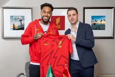 
			
				Aubameyang acerta com o Al-Qadsia, da Arábia Saudita
			
			