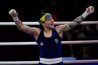 
			
				Bia Ferreira é bronze no boxe após nova derrota para algoz de Tóquio
			
			