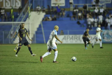 
			
				Voo é cancelado e delegação do CSA só viaja de volta para Maceió esta noite
			
			