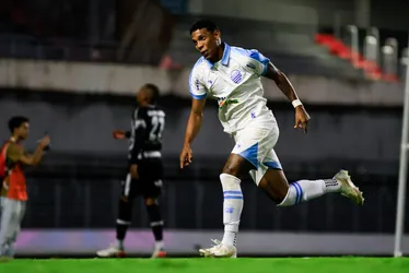 
			
				CSA vence Figueirense e deixa a zona de rebaixamento da Série C: 3 a 1
			
			