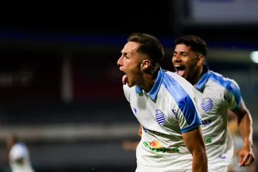 
			
				CSA vence Figueirense e deixa a zona de rebaixamento da Série C: 3 a 1
			
			