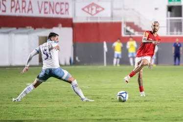 
			
				CSA vence Tombense, fora de casa, e segue respirando na Série C: 1 a 0
			
			