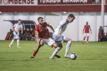 
			
				CSA vence Tombense, fora de casa, e segue respirando na Série C: 1 a 0
			
			