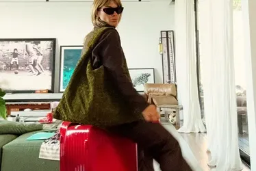 
			
				Carolina Dieckmann posa com mala gigante e bolsa de quase R$ 30 mil
			
			