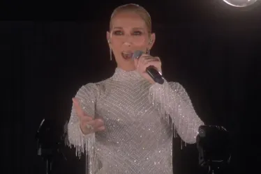
			
				Céline Dion cantou ao vivo em Paris? Saiba detalhes da apresentação
			
			