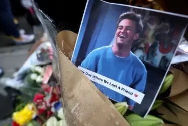 
			
				Cinco pessoas são denunciadas pela morte do ator Matthew Perry de “Friends”
			
			