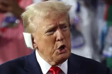 
			
				Trump reage à desistência de Biden: 'Não era capaz de ser presidente'
			
			