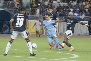 
			
				Com um a menos, CSA leva gol no fim e perde para o Remo, em Belém
			
			
