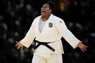 
			
				Conheça Beatriz Souza, primeiro ouro do Brasil nas Olimpíadas
			
			