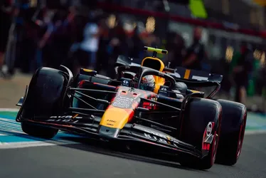 
			
				Consultor da Red Bull admite risco de demissão de Pérez e promete ‘análise no recesso’
			
			