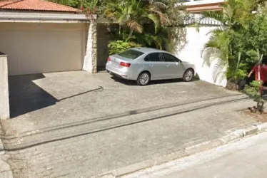 
			
				Corpo de empresário é encontrado amarrado em casa de bairro nobre
			
			