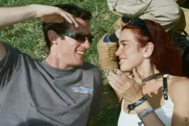 
			
				Dua Lipa “assume” Callum Turner e posta primeiras fotos com o ator
			
			