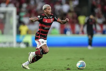 
			
				Em meio a negociação, Flamengo renova com Wesley e coloca multa bilionária
			
			