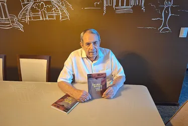 
			
				Entre realidade e ficção: Carlito Lima lança seu 25º livro
			
			