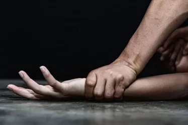 
			
				Homem é preso suspeito de agredir e atirar tijolo no rosto da companheira
			
			
