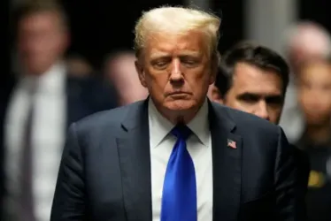
			
				FBI diz que Irã hackeou campanha presidencial de Trump
			
			
