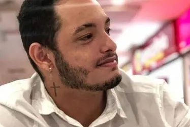 
			
				Funcionário é morto com cinco tiros dentro de pizzaria
			
			