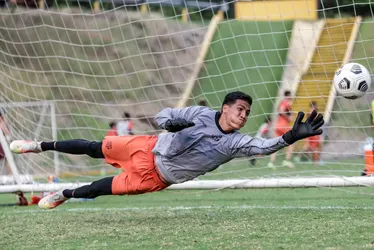 
			
				Goleiro do Barcelona-EQU morre, e jogo contra o Bragantino pode ser adiado
			
			