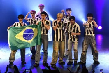 
			
				Grupo coreano funde k-pop com samba e reverencia Lulu Santos
			
			