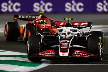 
			
				Haas renova parceria com Ferrari até 2028 enquanto segue negociando com Toyota
			
			