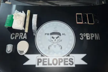 
				Homem é preso na própria casa por traficar e esconder drogas embaixo da cama
			
			