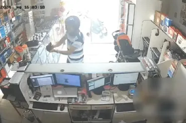 
			
				Homem invade trabalho e atira contra ex após ter número bloqueado
			
			