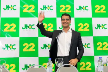 
				JHC lança candidatura à reeleição e escolhe Rodrigo Cunha como candidato a vice
			
			