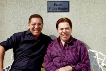 
			
				Jassa, cabeleireiro de Silvio Santos, faz homenagem ao amigo
			
			