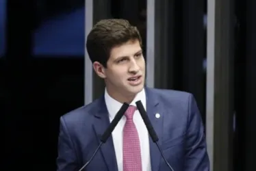 
			
				João Campos decreta luto de três dias e acompanha resgate em santuário
			
			