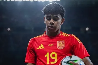 
			
				Lamine Yamal copia passos de Messi no Barcelona
			
			
