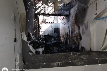 
			
				Loja de eletrônicos é destruída por incêndio e gera prejuízo de mais de R$ 15 mil
			
			