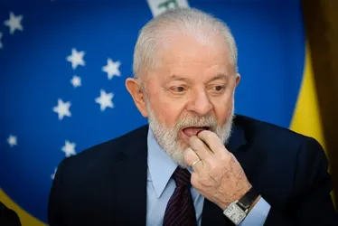 
				Lula decide devolver relógio de luxo após decisão do TCU
			
			