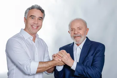 
			
				Lula pede a Rafael Brito “vitória” contra bolsonaristas em Maceió
			
			