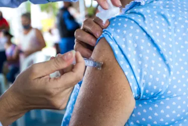 
			
				Maceió atinge mais de 70% de cobertura vacinal contra a Covid
			
			