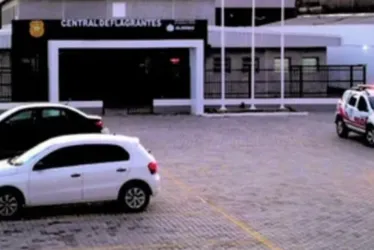 
			
				Um dia após sair do presídio, homem é preso por ameaçar passageiros na rodoviária de Maceió
			
			