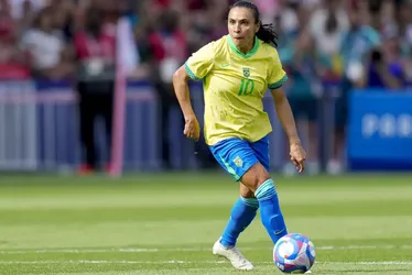 
			
				Marta se despede das Olimpíadas com lágrimas, marca inédita e outra medalha de prata
			
			